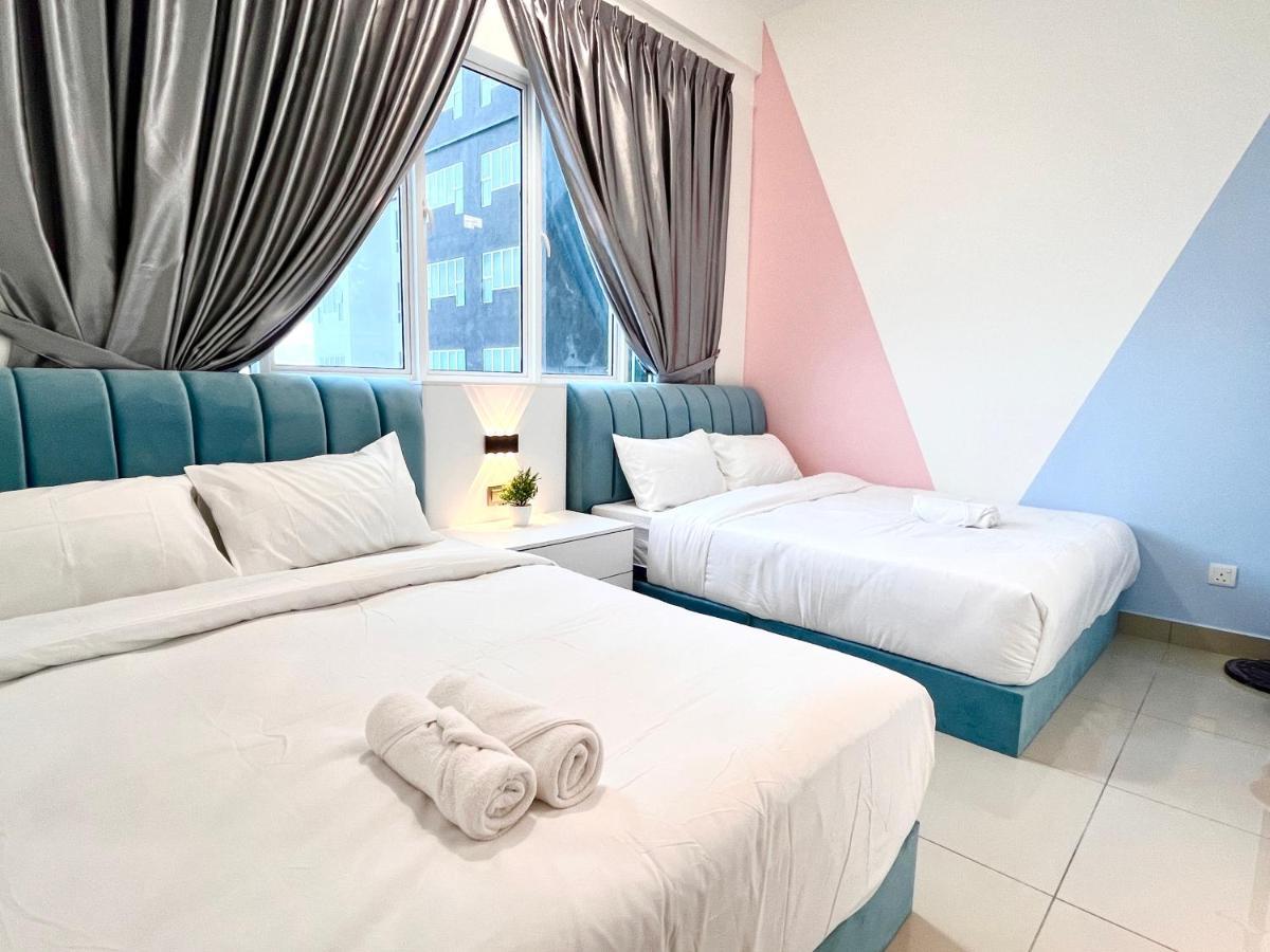 Serenity In The City: Stylish With Panoramic Views