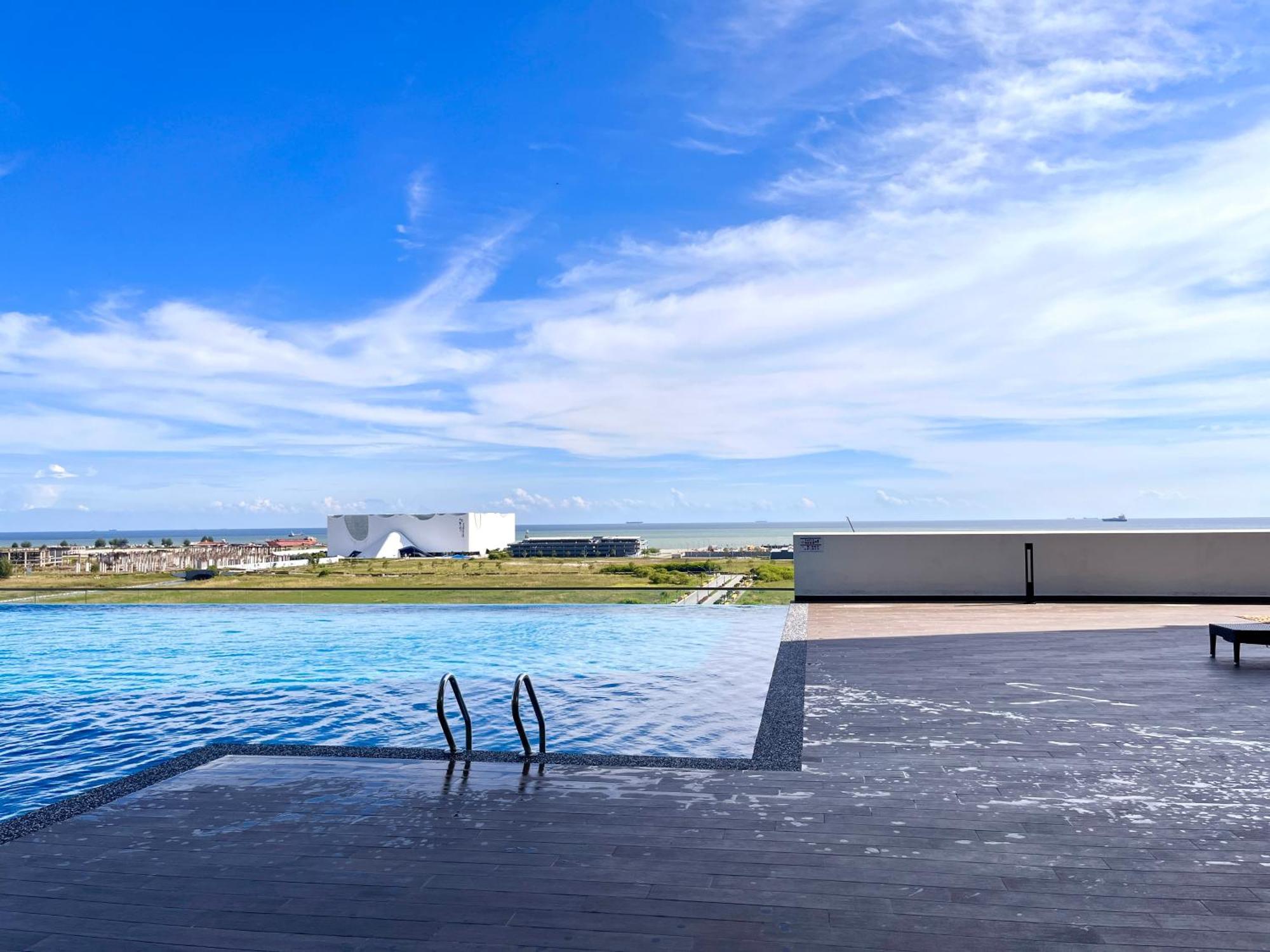 Serenity In The City: Stylish With Panoramic Views * Malacca
