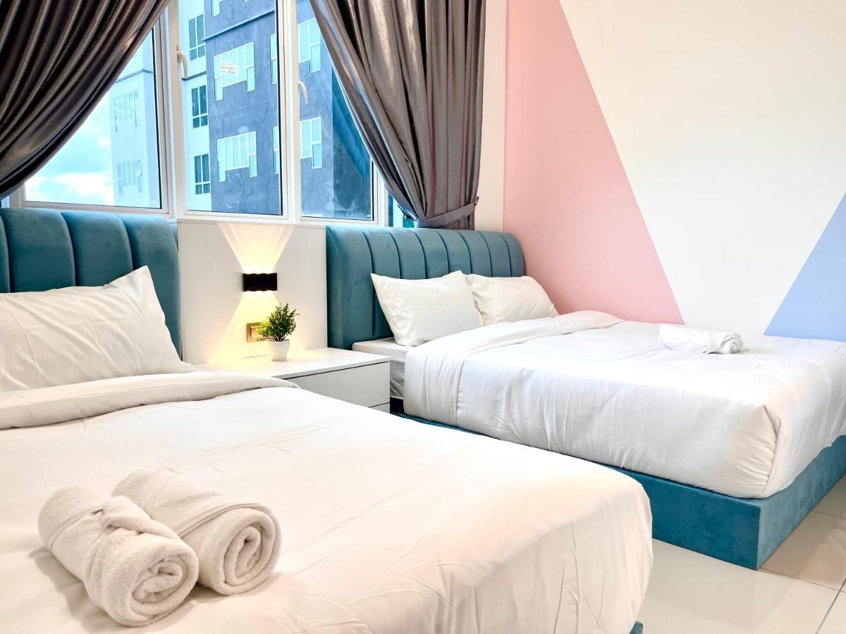 Serenity In The City: Stylish With Panoramic Views