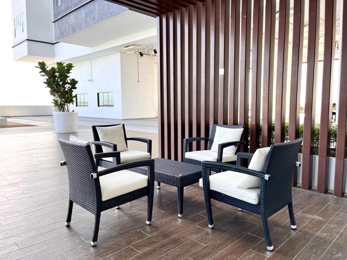 Serenity In The City: Stylish With Panoramic Views Malacca