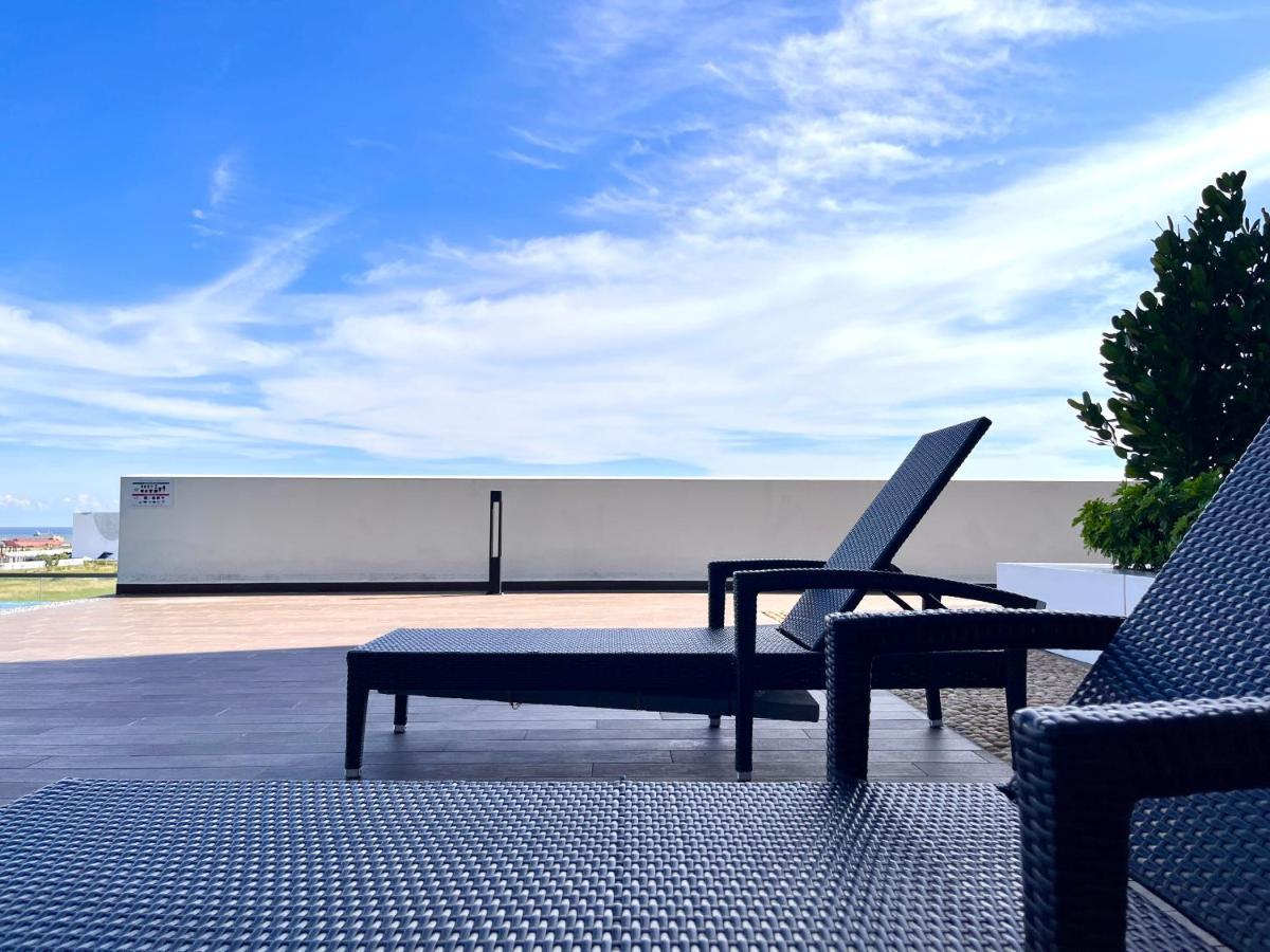 Serenity In The City: Stylish With Panoramic Views Apartemen