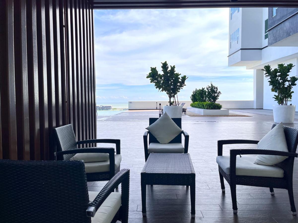 Serenity In The City: Stylish With Panoramic Views *
