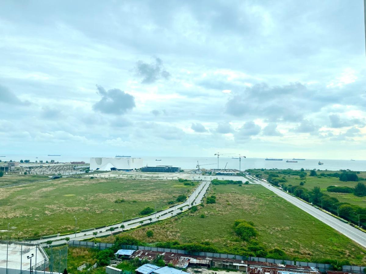 Serenity In The City: Stylish With Panoramic Views
